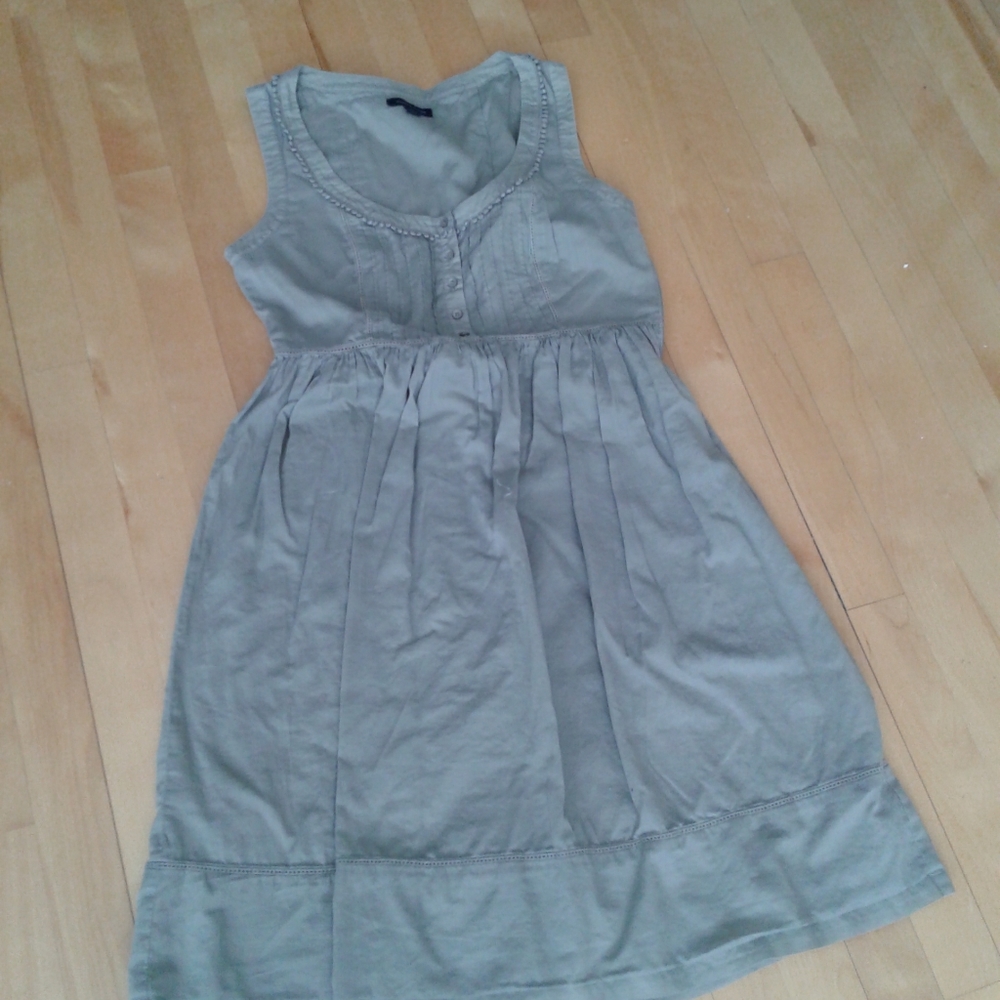 Super cute and lightweight summer dress Sz 4 Tommy Hilfiger